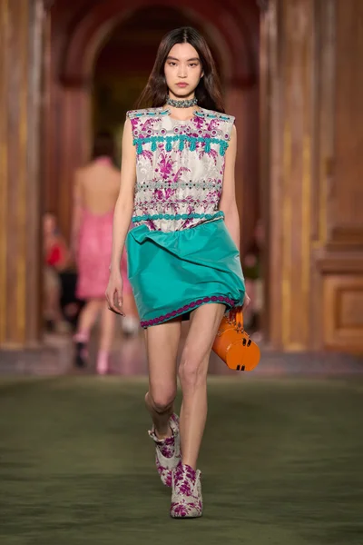 Look 45